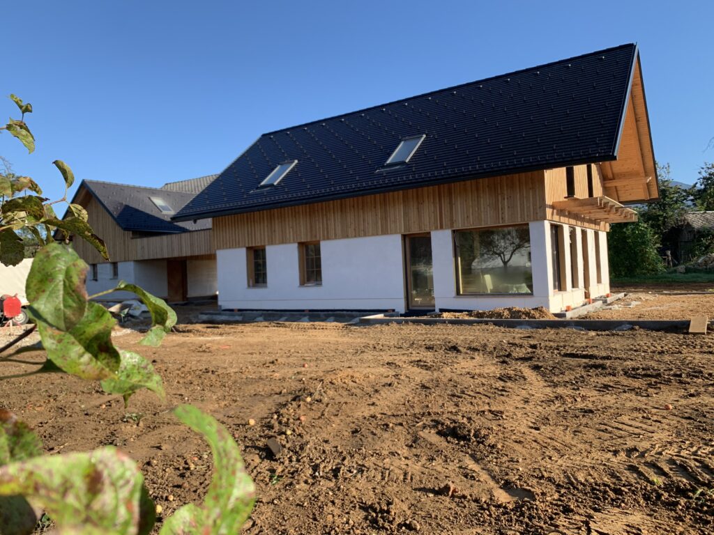 LESENA FASADA RADOVLJICA